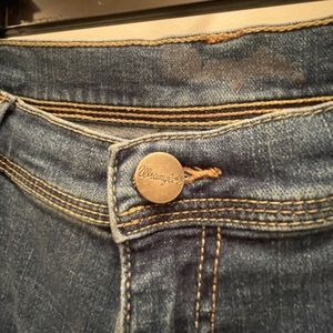 Women’s wrangler carpenter capri jeans